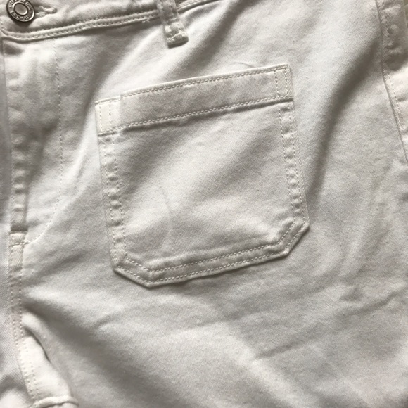 Gap Front Pocket Flares - Picture 2 of 7